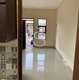 DIJUAL RUMAH SIAP HUNI DI KOMPLEK SPRING GARDEN CIGANITRI BANDUNG