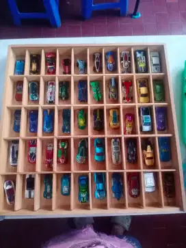 Mainan Mobil Hot wheels Plus box