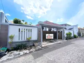 Rumah Mewah Luas di Sumber dekat Jalan Raya Solo Kota
