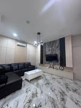 Cluster Chrystal Gading Serpong 4 Lantai Semi Furnished