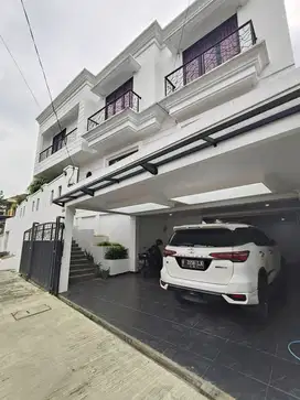 Jual Furnished Rumah Mewah Siap Huni Akses Jalan Lebar