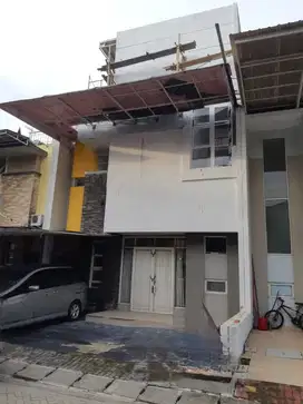 Rumah Jual Golf Lake