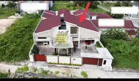 Rumah Tengah Kota Dijual Memiliki Kolam Renang Pribadi di Pekanbaru