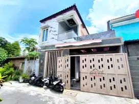 Rumah Mewah 2 lt  Full Furnish di Dekat Jalan Utama Gedongan Colomadu