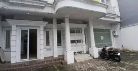 Disewakan Ruko Luas dan Besar Dengan Lokasi Strategis di Gandaria