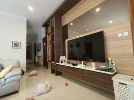 Rumah berhalaman Luas di Cirendeu Tangerang Selatan