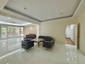 Langka! Rumah Luas 915 m² Kebayoran Baru - Jual/Sewa Harga Cuan