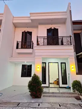 Rumah 2 Lantai Siap Huni Dalam Cluster Konsep Classic Di Ciledug