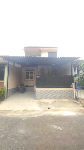 Rumah 2 Lantai 4 Kamar Tidur Di Lembah Hijau Lippo Cikarang