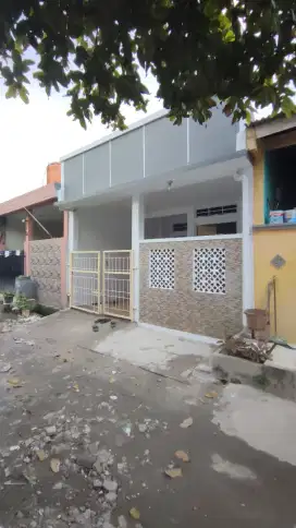 Rumah di taman kebalen