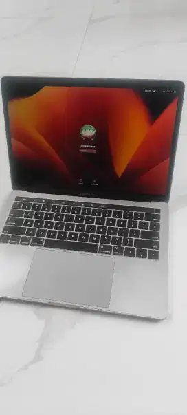 Macbook pro 2018 touchbar i5 8/256