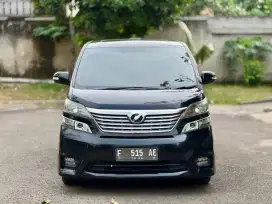 Toyota Vellfire 2.4 AT 2010