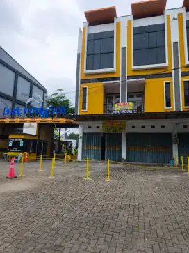 Dijual dua ruko beserta tanah di belakangnya