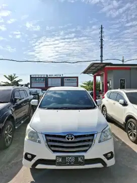 Innova 2015 G lux bensin matic. Km 109rb antik