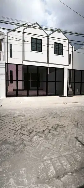Jual Rumah Baru Gress Di Karang Empat , Tengah Kota , Surabaya