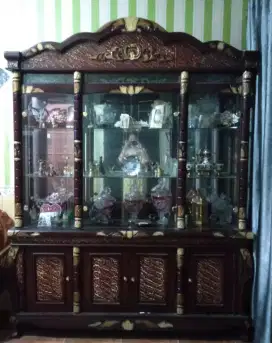 Dijual Lemari Kristal