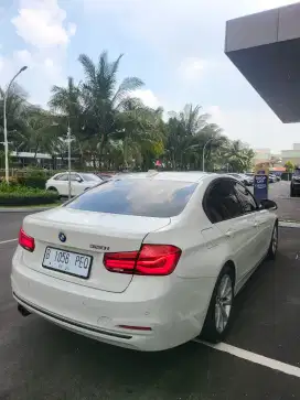 Bmw f30 320i lci 2016 putih