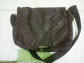 JUAL TAS LAPTOP SECOND LOUIS VUITTON