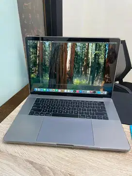 macbook pro A1990 Space Gray