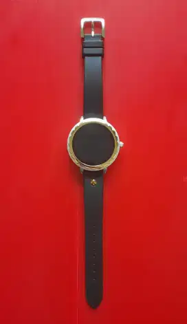 Kate Spade Scallop Smartwatch