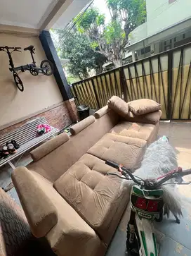 Sofa big depan ruang tv