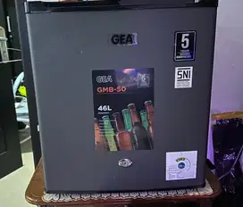 Kulkas mini GEA GMB-50 46L