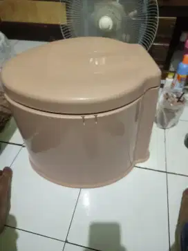 Mobile toilet closet jongkok kursi duduk.