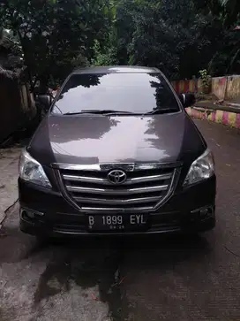 Toyota Innova Luxury V MT 2014