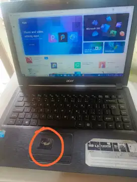 Merek Acer, minus layar sentuh kena kuku, tapi aman pemakaian