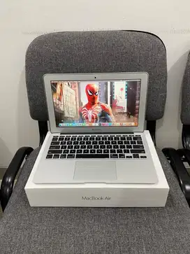 MacBook Air 2015 11-inci i5/4/256GB