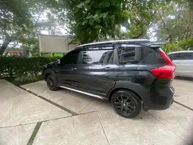 SUZUKI XL7 1.5 AT ALPHA HYBRID ISTIMEWA