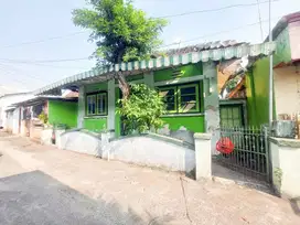Rumah Sederhana Tengah Kota Solo