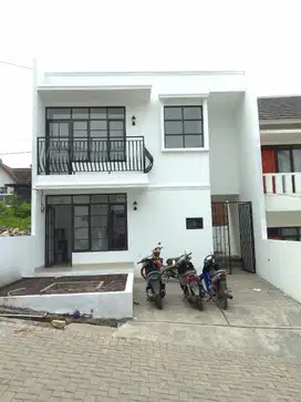 Rumah 2 Lantai View menarik Di Jatihandap Bandung Dkt Cicaheum Suci