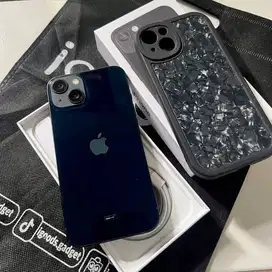 iphone 13 256 ibox Like new Hb 100 garansi on 10.2026