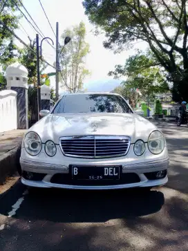 Mercedes-Benz E240 Elegance