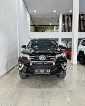 (TDP 25JT) FORTUNER 2.7 SRZ Bensin Automatic 2016 / 2017 hitam toyota