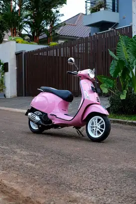 Vespa Primavera iGet Facelift Repaint Series