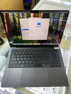 Macbook pro m3 pro 14 inch ram 18 ssd 512 ex ibox garansi oktober 2025