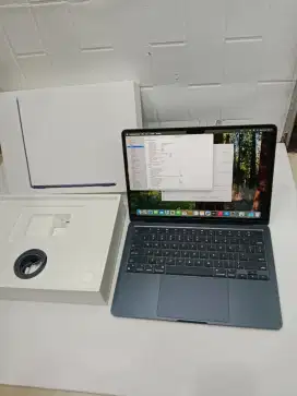 MacBook Air M3 13 inch 16GB 256GB Second iBox Like New