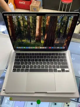 Macbook air m4 13 inch ram 16 ssd 256 garansi inter panjang juni 2026