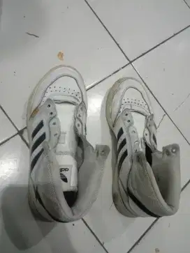 sepatu Adidas ori