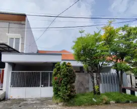 HANYA 8JTAN/M2 DIJUAL RUMAH SIAP HUNI DI RUNGKUT ASRI DEKAT MERR
