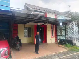 Rumah siap huni dalam Perumahan strategis dan bebas banjir.Bintara