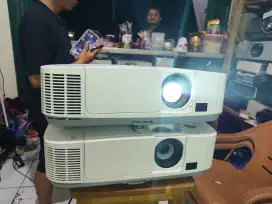 Dijual Sepaket Proyektor NEC P501X 5000 Lumens – Bergaransi!