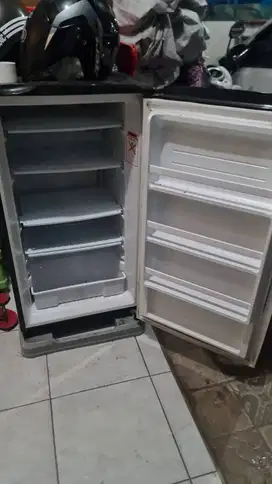 AQUA KULKAS FREEZER 4 RAK DIJAMIN DINGIN