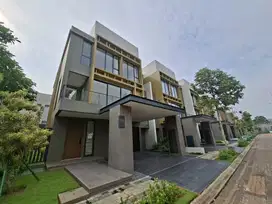 Rumah Sultan 3 Lantai di BSD! Free LIFT, Kualitas dan Lokasi Premium!