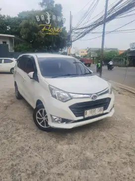 Sigra R at 2017 putih manis