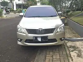 Toyota Kijang Innova 2012 Bensin