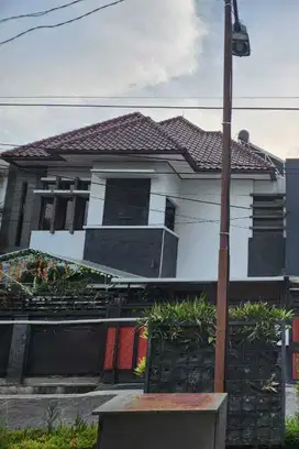 Di Jual Rumah Elite Bonus Kolam Renang Di Margahayu raya