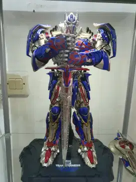 DIJUAL OPTIMUS PRIME DLX THREEZERO ORIGINAL